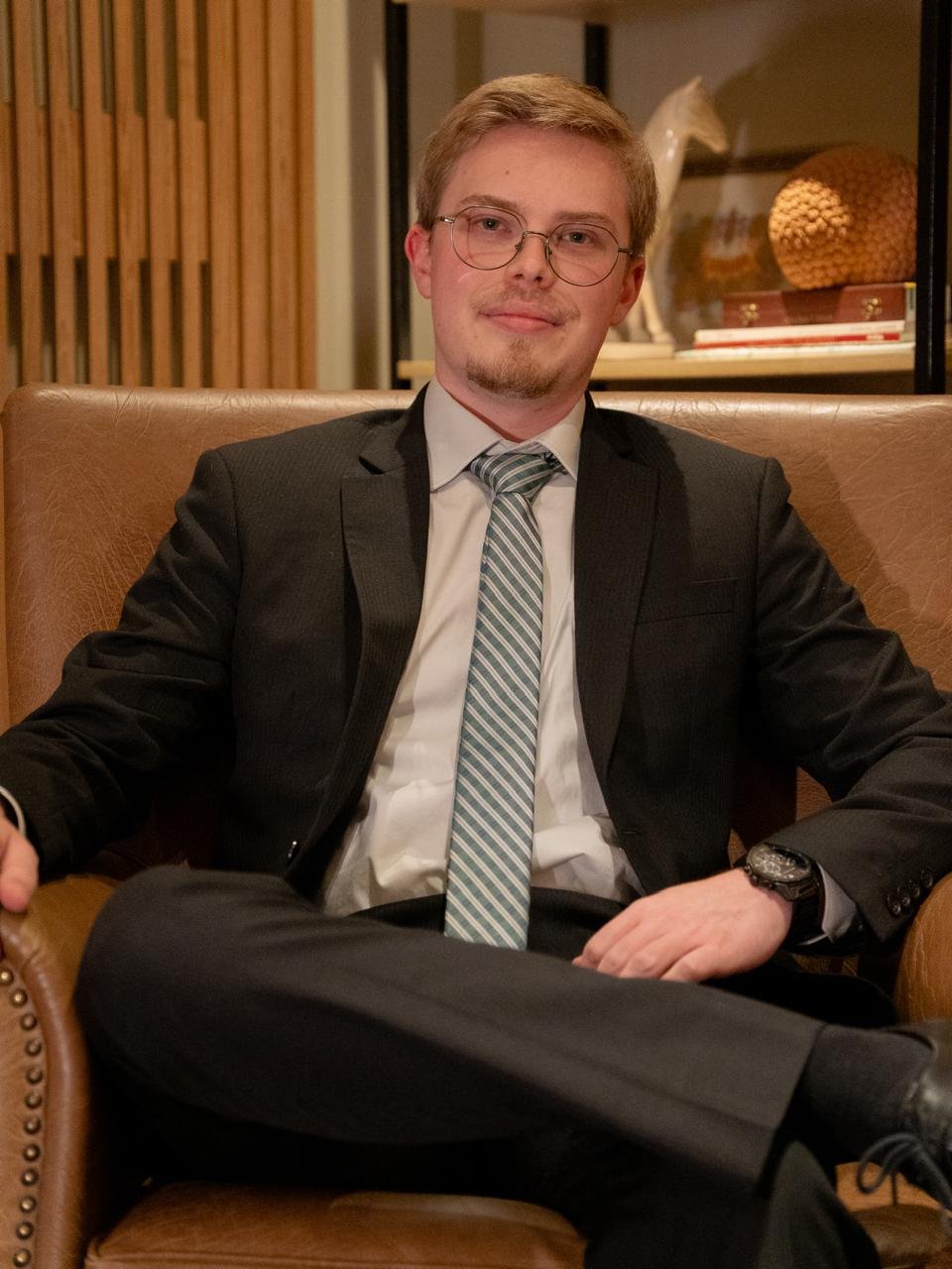 Dr. Álvaro Ackermann